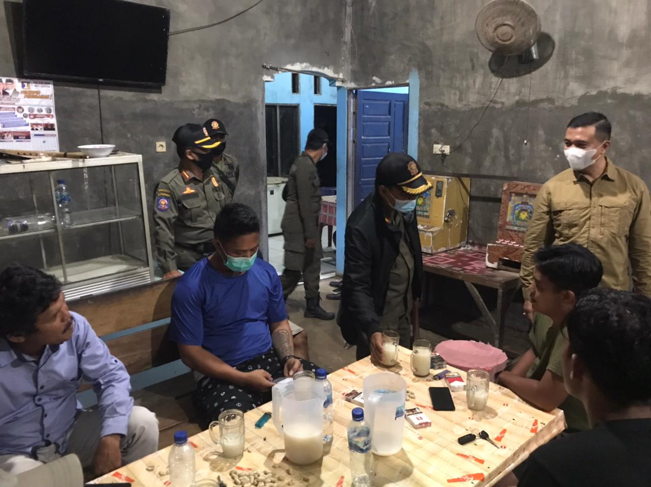 Detik-Detik Wabup Kotim Pergoki Warganya Pesta Miras