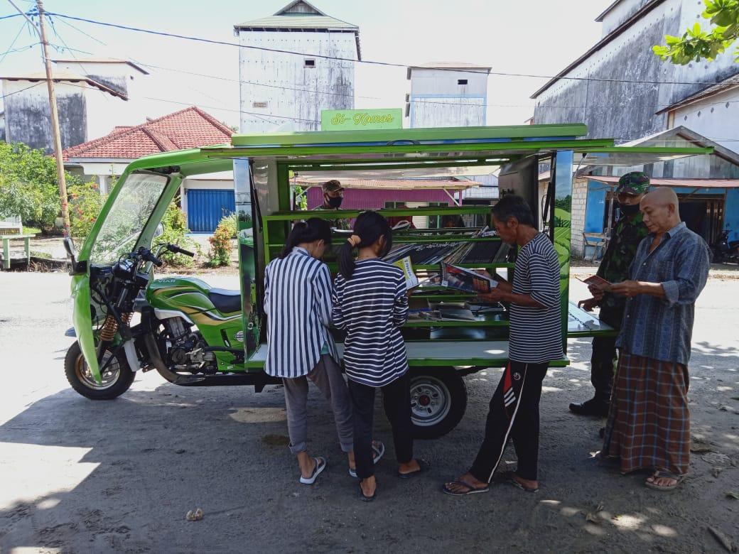 Kehadiran Perpustakaan Keliling Milik TNI Di Samuda Kecil Disambut Gembira