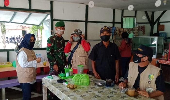 Jalankan Adaptasi Kebiasaan Baru, Warga Pahandut Dapatkan Masker Gratis