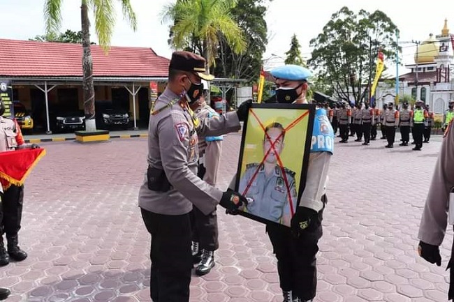 Anggota Polres Kobar yang Terlibat Kasus Narkotika Diakhiri Masa Tugasnya