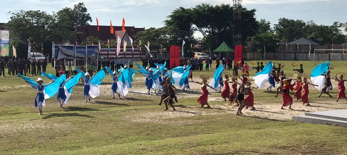 Tarian Kolosal Warnai Apel HUT Kotim ke-69