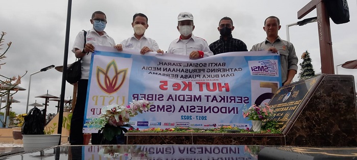 Jelang Peringatan HUT ke-5, SMSI Kalteng Ziarah ke Makam Barthel B Usin