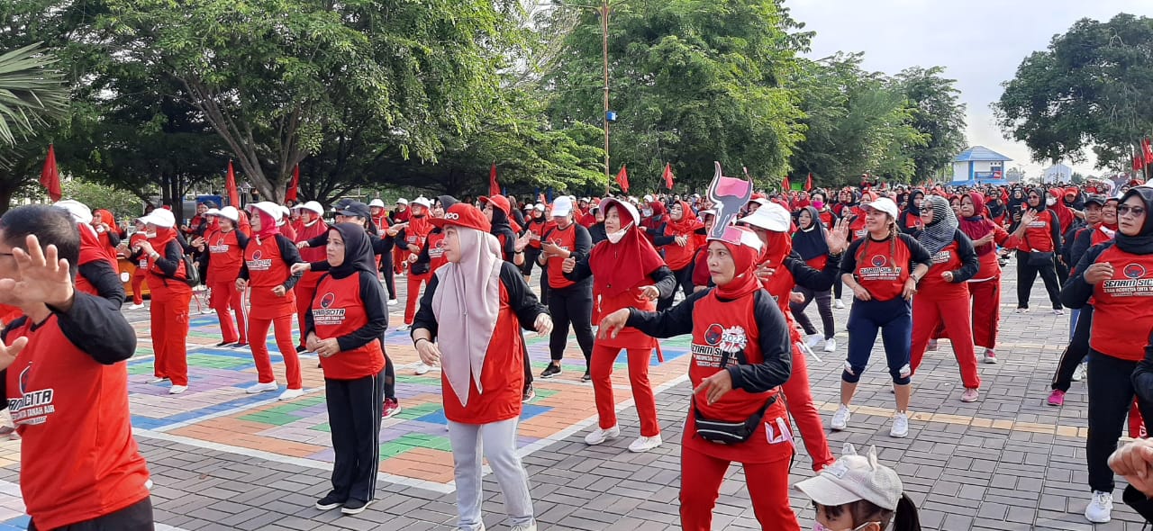 Meriah, Ribuan Warga Kobar Ikuti Senam SiCita