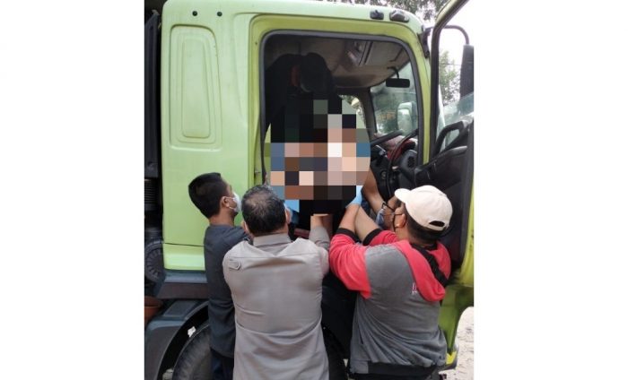 Warga Pasir Panjang Digegerkan dengan Penemuan Mayat Pria di Depan Gedung Yakult