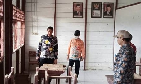 Tinjau Fasilitas Sekolah di Aruta, Anang Dirjo: Memprihatikan untuk Proses Belajar