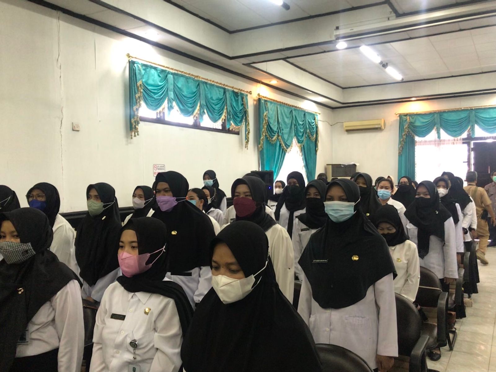 Mulai Hari ini Pakaian Dinas Tekon Dibedakan dengan ASN