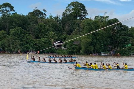 Lomba Sampan Tradisional dan Speed Boat