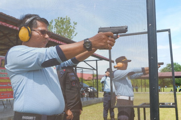 Jalin Sinergitas, Lapas Sampit dan Brimob Latihan Menembak Bersama