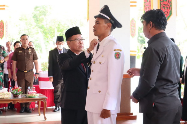Bupati Katingan Lantik Enam Pejabat Tinggi Pratama