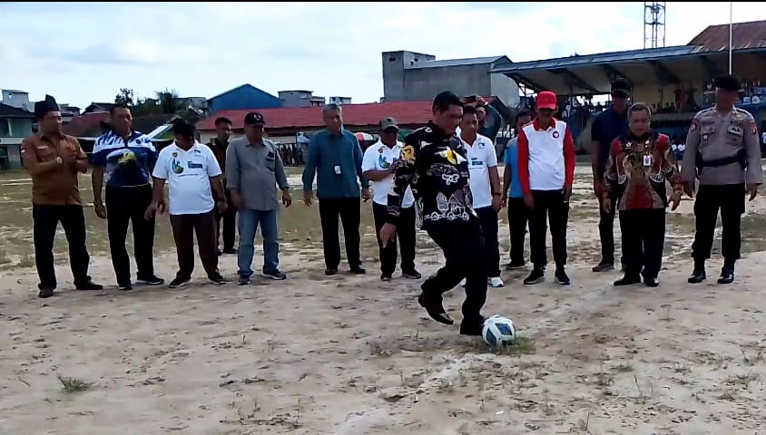 Pj Bupati Kobar Buka Turnamen Sepakbola Perumdam Cup 2023