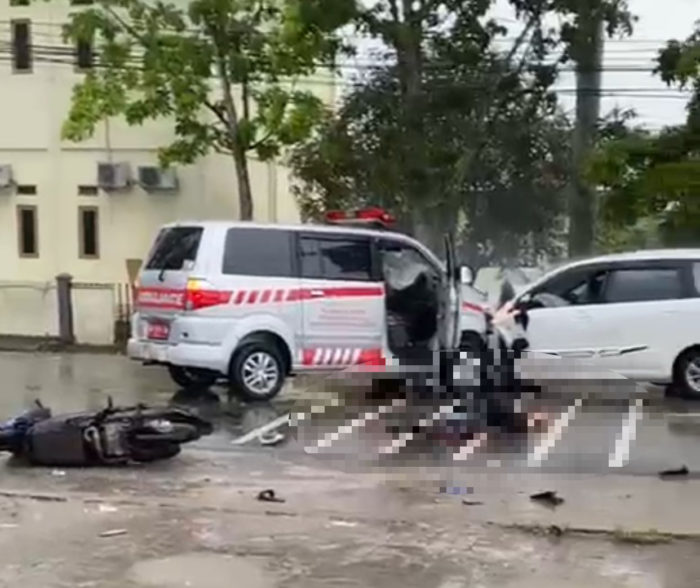 Ambulan Milik Pemdes Pundu Terlibat Kecelakaan di Kalsel