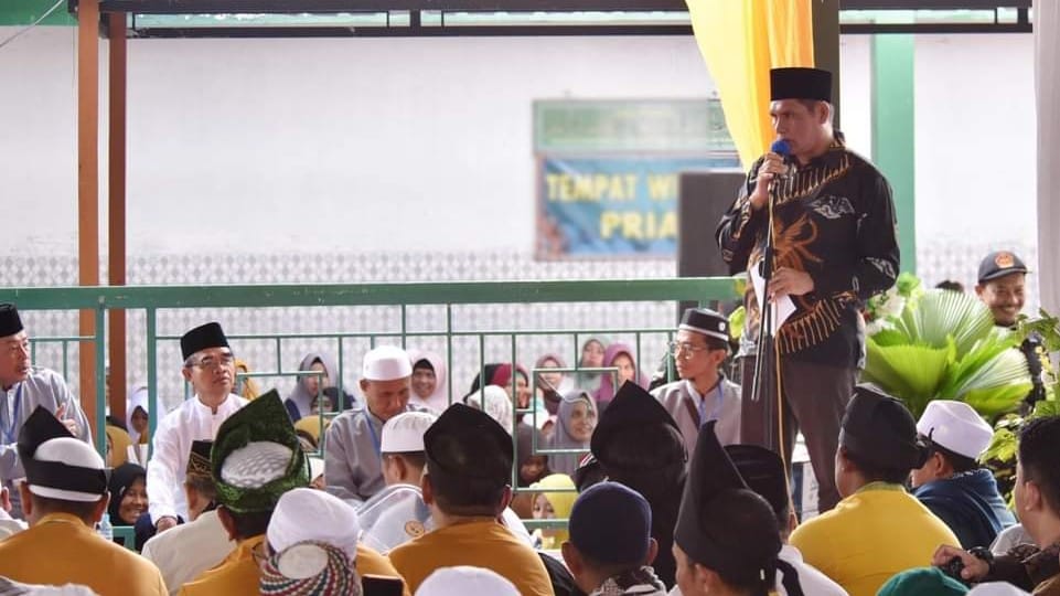 Pj Bupati ajak Masyarakat Kobar untuk Meneladani Akhlak dari Kiai Gede
