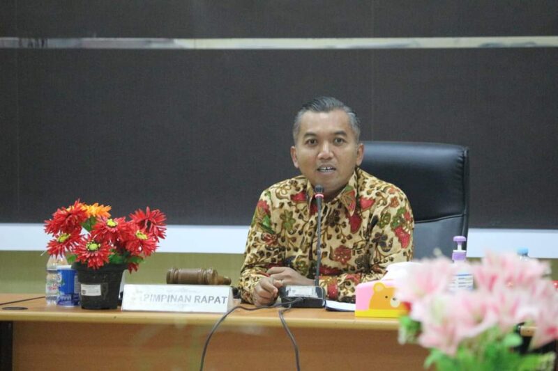Ketua Dewan Minta Guru Tidak Disiplin Diganti