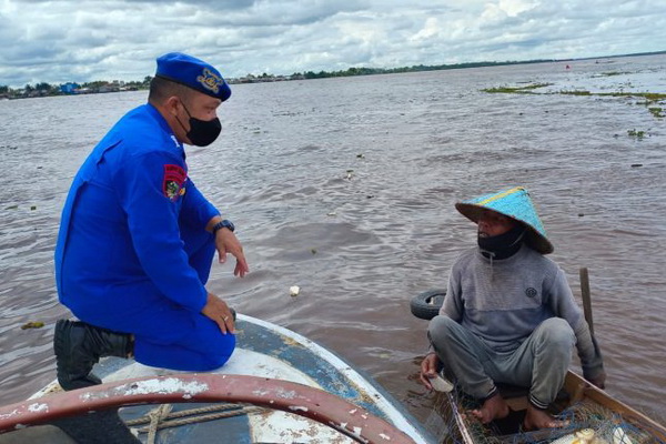 Antisipasi Ilegal Fishing, Satpolairud Polres Kapuas Gencar Sosialisasi