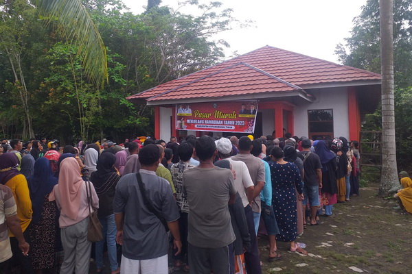 Jelang Ramadan, Warga Baamang Rebutan Sembako Murah