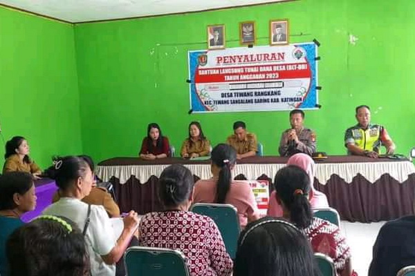 55 KPM di Desa Tewang Rangkang Terima BLT- DD Tahap I