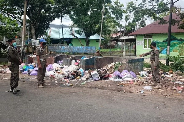 Satpol PP Kapuas Imbau Warga Tidak Buang Sampah Sembarangan