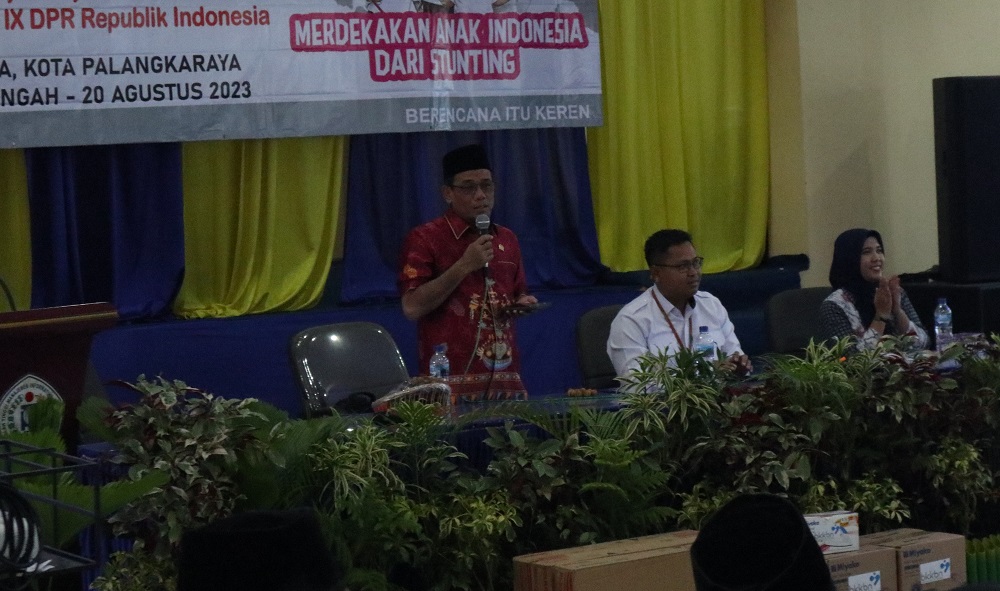 Anggota DPR RI H Alifuddin Tanamkan Nilai Bangga Kencana kepada Masyarakat Palangka Raya
