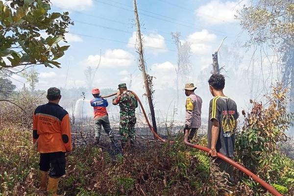 Lahan yang Terbakar Selama Tiga Hari Tiga Malam di Sampit Berhasil Dipadamkan