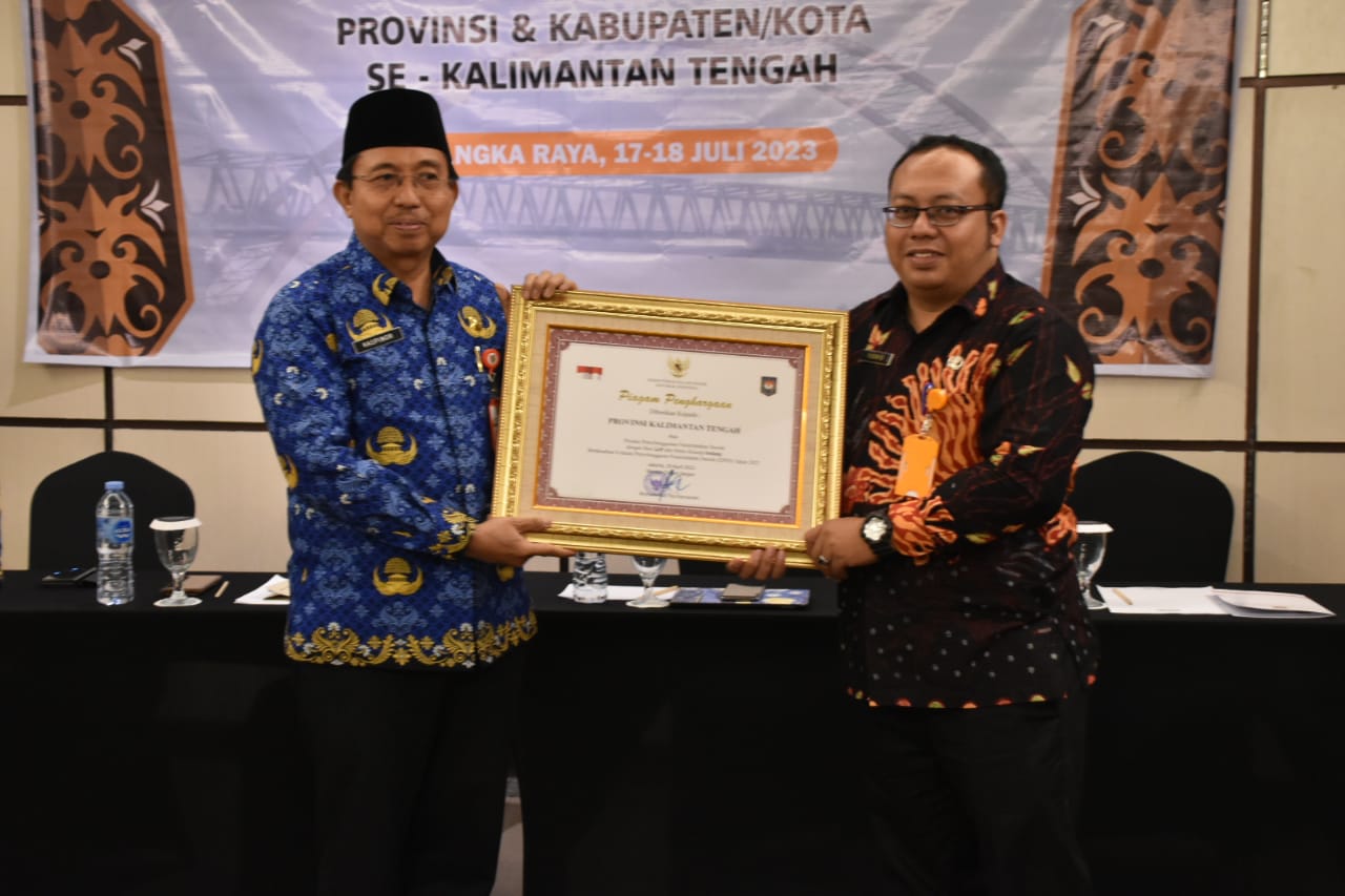 Asisten Pemkesra Kaspinor Buka Rapat LPPD se-Kalteng