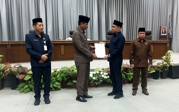 Fraksi DPRD Barito Utara Sampaikan Pemandangan Umum Terhadap Raperda Perubahan APBD 2023