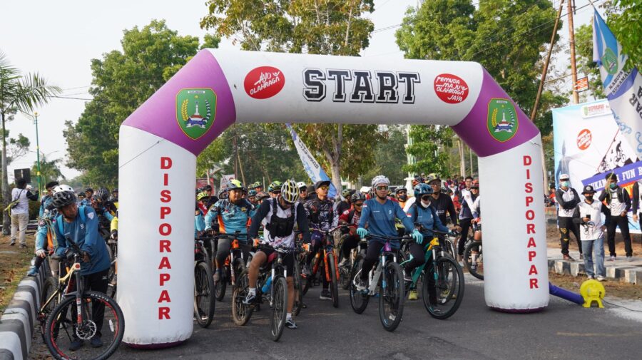 Masyarakat Antusias Ikuti Sukamara Fun Bike and Adventure, Pj Bupati: Satu Sepeda Sejuta Saudara