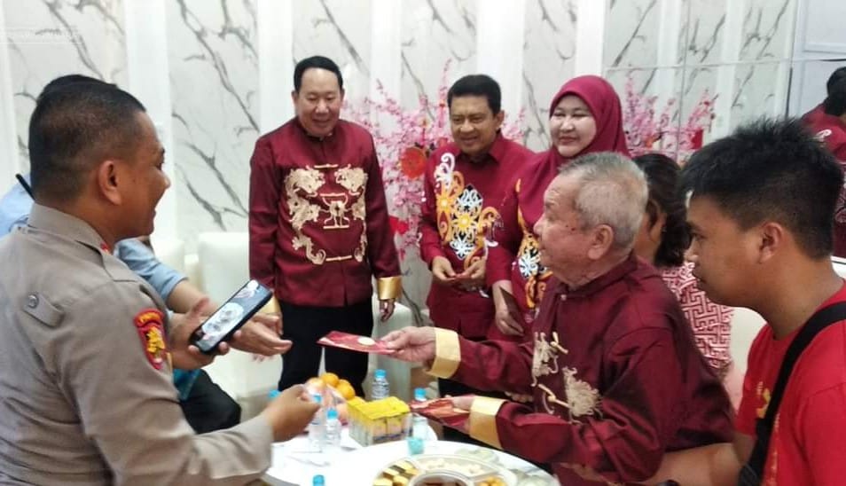 Peringatan Imlek, Pj Bupati Bersama Forkopimda Kunjungi Tokoh-tokoh Tionghoa di Kobar