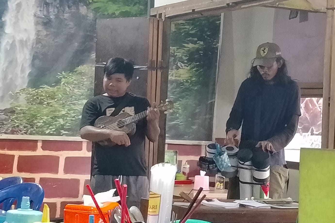 Pengamen Jalanan di Pangkalan Bun ini Miliki Sikap Sopan