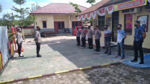 Suasana - Apel pagi di Mapolsek Kota Besi belum lama ini. (Foto: Istimewa)