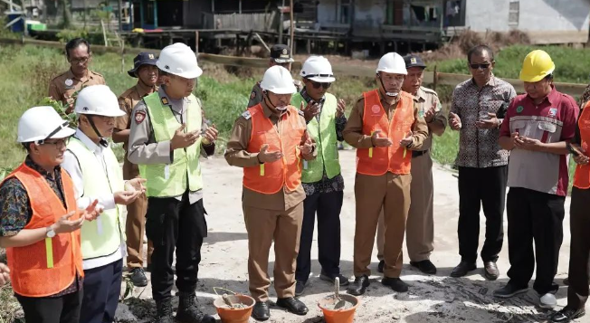 Pj Bupati Kaspinor Letakkan Batu Pertama Pembangunan Pasar Saik