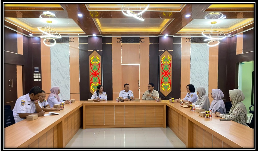 DPMPTSP Provinsi Kalteng Terima Penghargaan dari BPS atas Dukungan Statistik PDRB