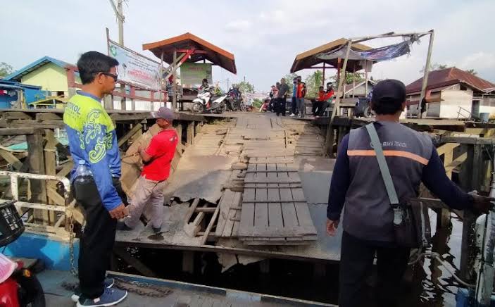 Warga Seranau Pertanyakan Janji Perbaikan Dermaga 