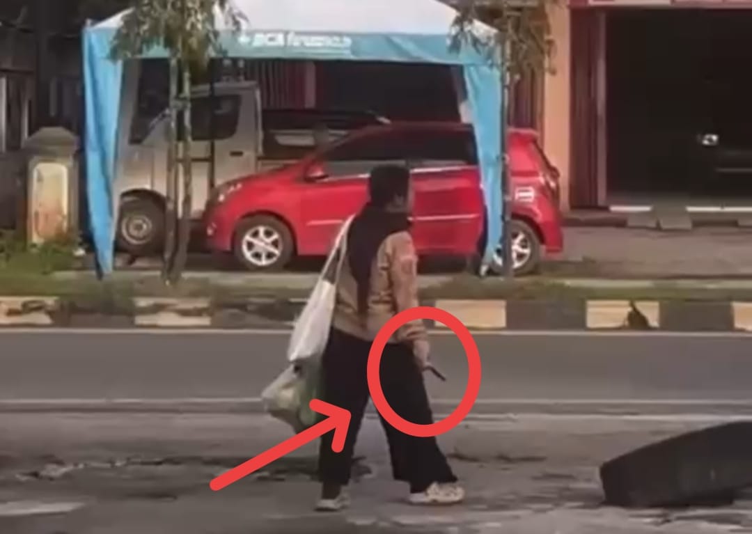 Dua Kali Diamankan, ODGJ Perempuan Bawa Sajam Resahkan Warga Kobar