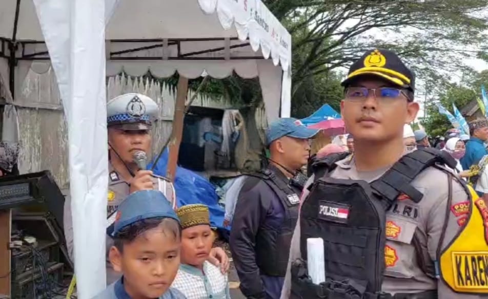 Kesigapan Polisi di Haul Kiai Gede, Anak Hilang Kembali ke Pelukan Keluarga