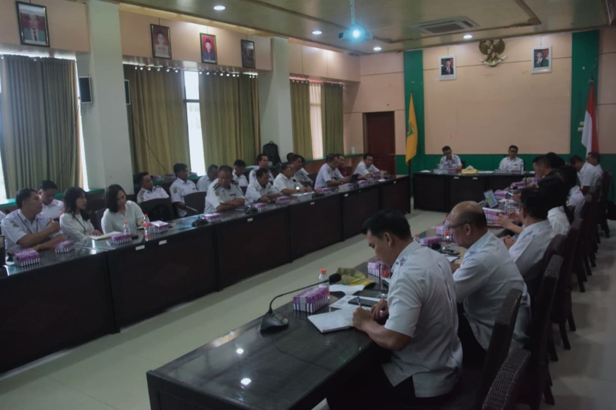 Penjabat Sekda Katingan Pimpin Rapat Proyek Jalan Nasional