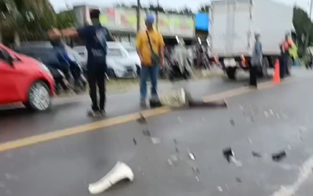 Kecelakaan Beruntun di Jalan Ahmad Yani, Tiga Pengendara Alami Luka Serius