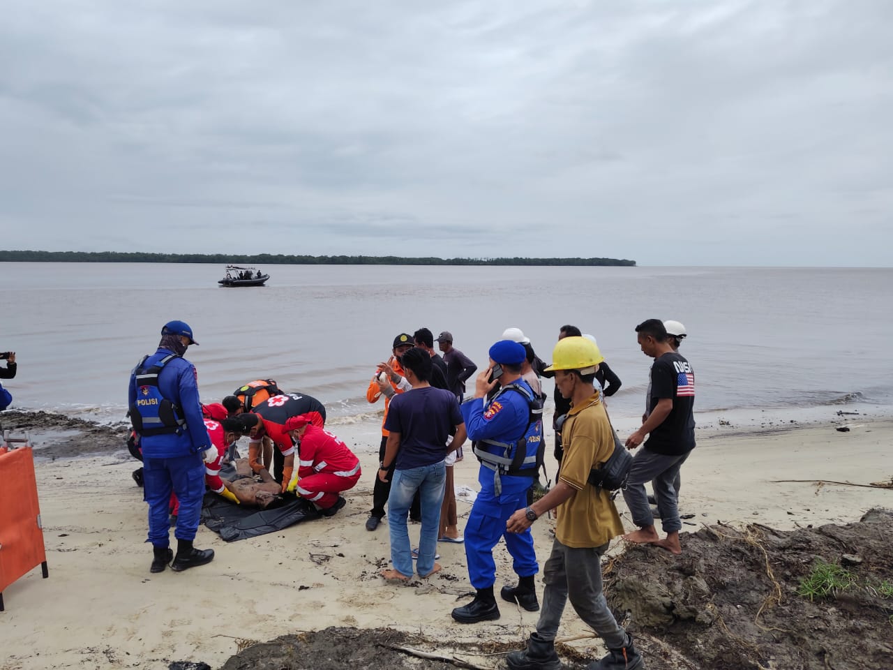 Polisi Selidiki Penemuan Mayat di Pantai Desa Kubu, Tidak Ada Tanda Kekerasan