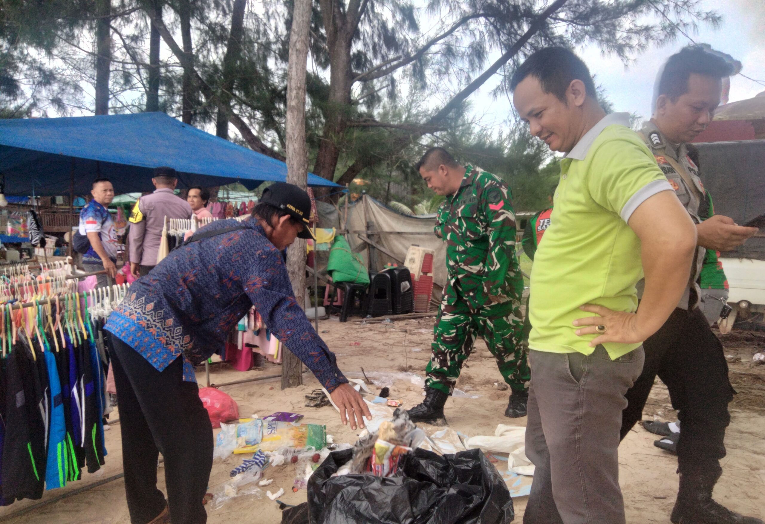 Banyaknya Jumlah Wisatawan Berdampak pada Peningkatan Volume Sampah