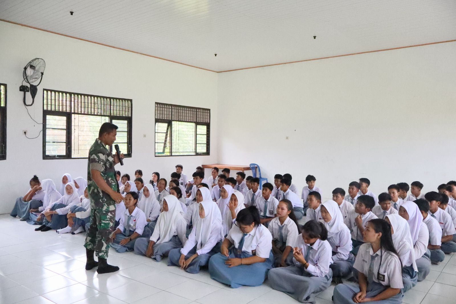 Satgas TMMD Kodim 1019 Katingan Sosialisasikan Wawasan Kebangsaan bagi Pelajar SMK Tarung Riwut