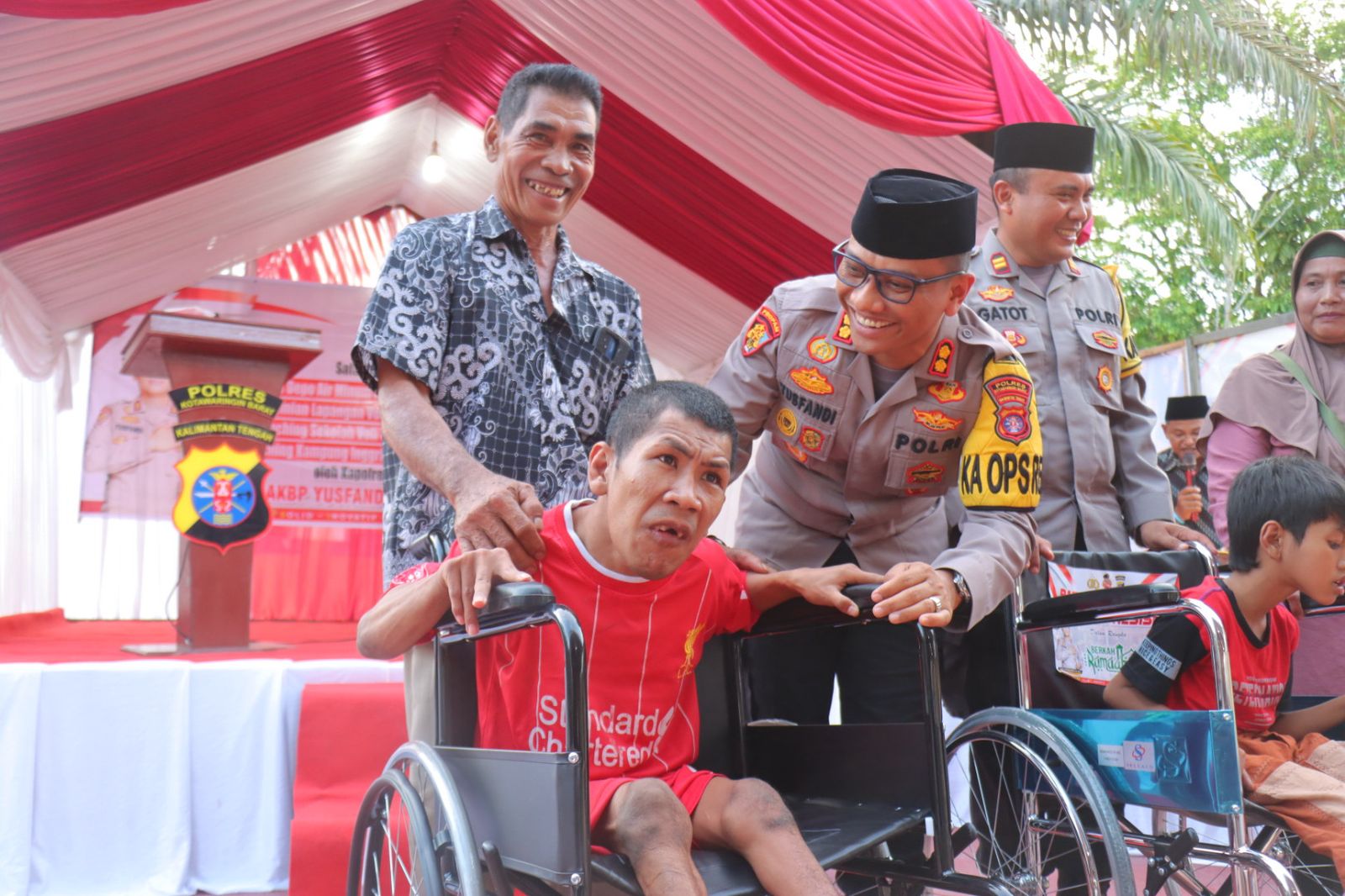 Safari Ramadan Kapolres Kobar: Kepedulian Polri Hadirkan Senyum untuk Penyandang Disabilitas