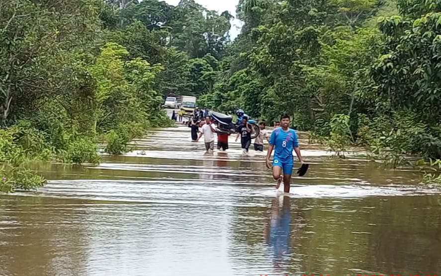 Jalur Darat Arah Hulu Katingan Lumpuh Total, Warga Diminta Hati-hati Saat Melintas