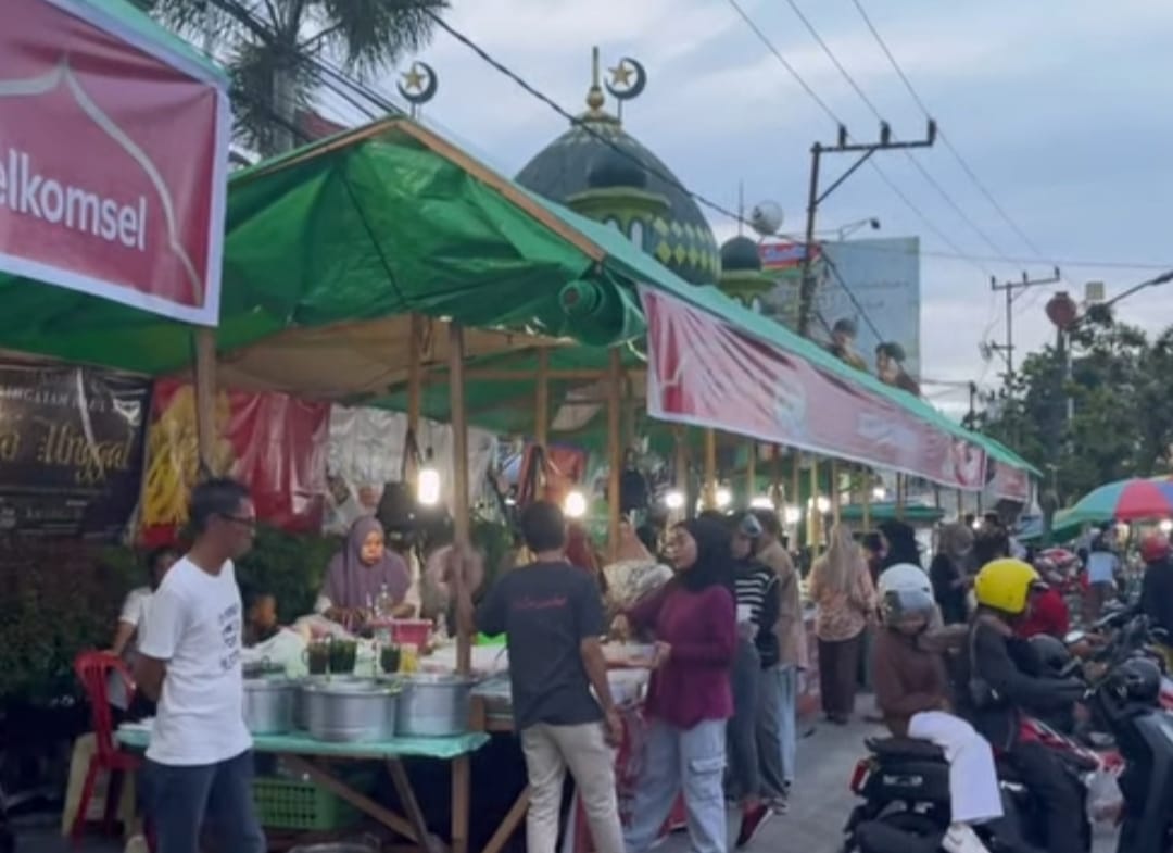 Berburu Takjil di Pasar Wadai Pangkalan Bun, Tradisi Menjelang Berbuka