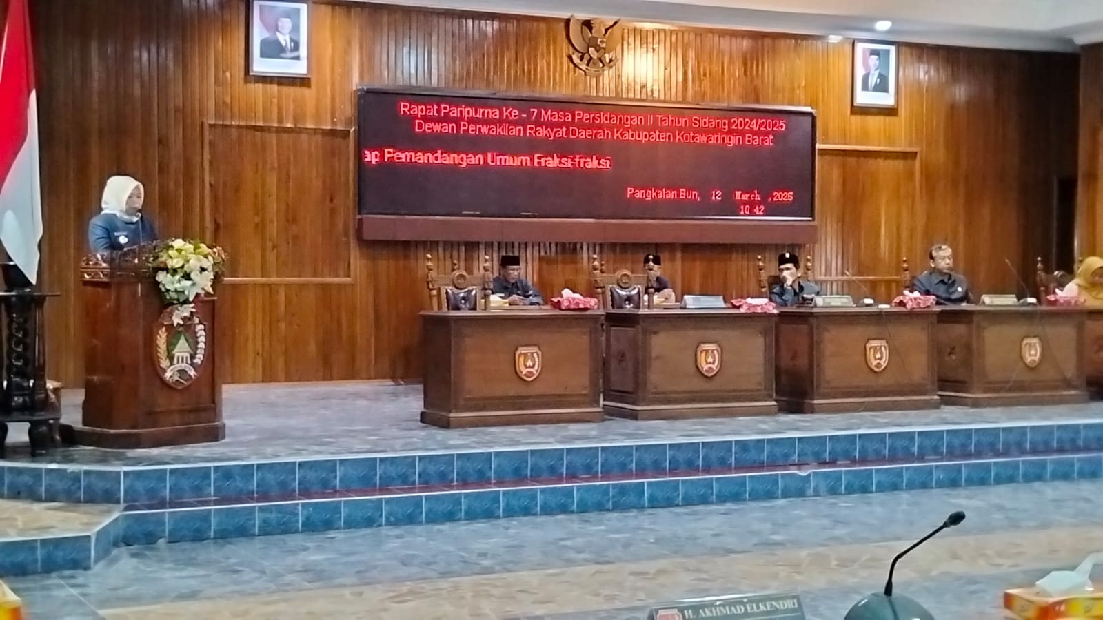 Pemkab Kobar Tanggapi Pandangan Fraksi dalam Rapat Paripurna DPRD