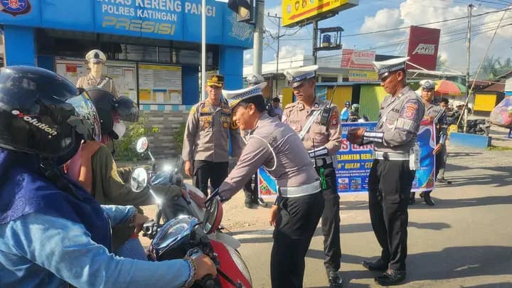 Polres Katingan Periksa Kesiapan dan Sosialisasikan Layanan Call Center 110