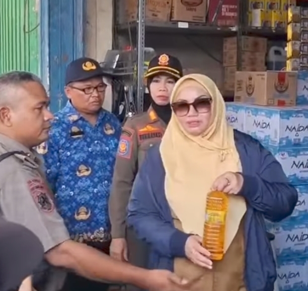Wabup Irawati Temukan Minyak Goreng Tidak Sesuai Volume 