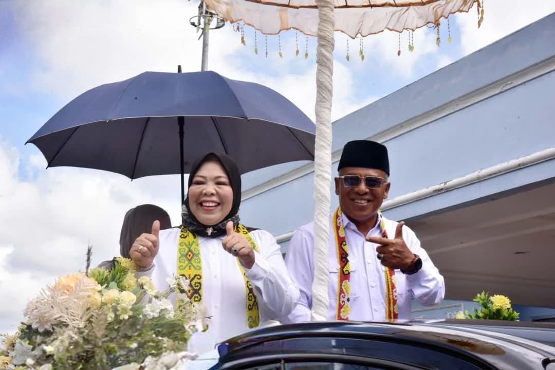 Disambut Meriah, Bupati dan Wakil Bupati Kobar Siap Jalankan Amanah