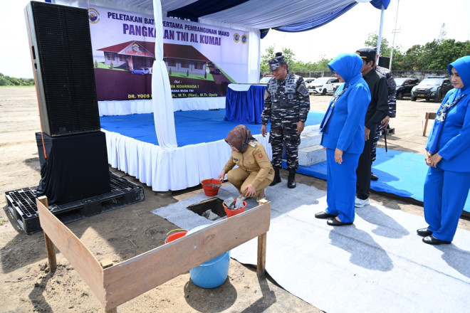 Hadiri Peletakan Batu Pertama Mako Lanal Kumai, Bupati Kobar Harap Pertahanan Laut Makin Kuat