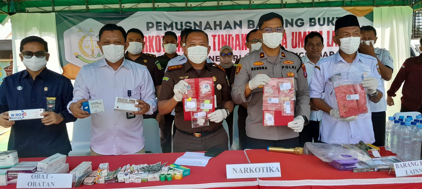 Gulung Jaringan Narkoba, Kejari Kobar Musnahkan 1 Kg Lebih Sabu dan Puluhan Ekstasi