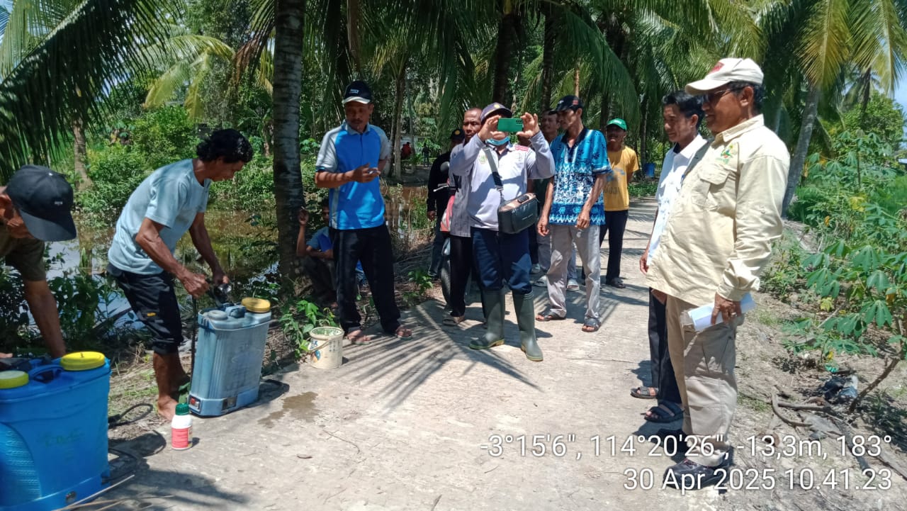 Kendalikan Penyakit Tungro, Dinas TPHP Salurkan Pestisida ke Petani