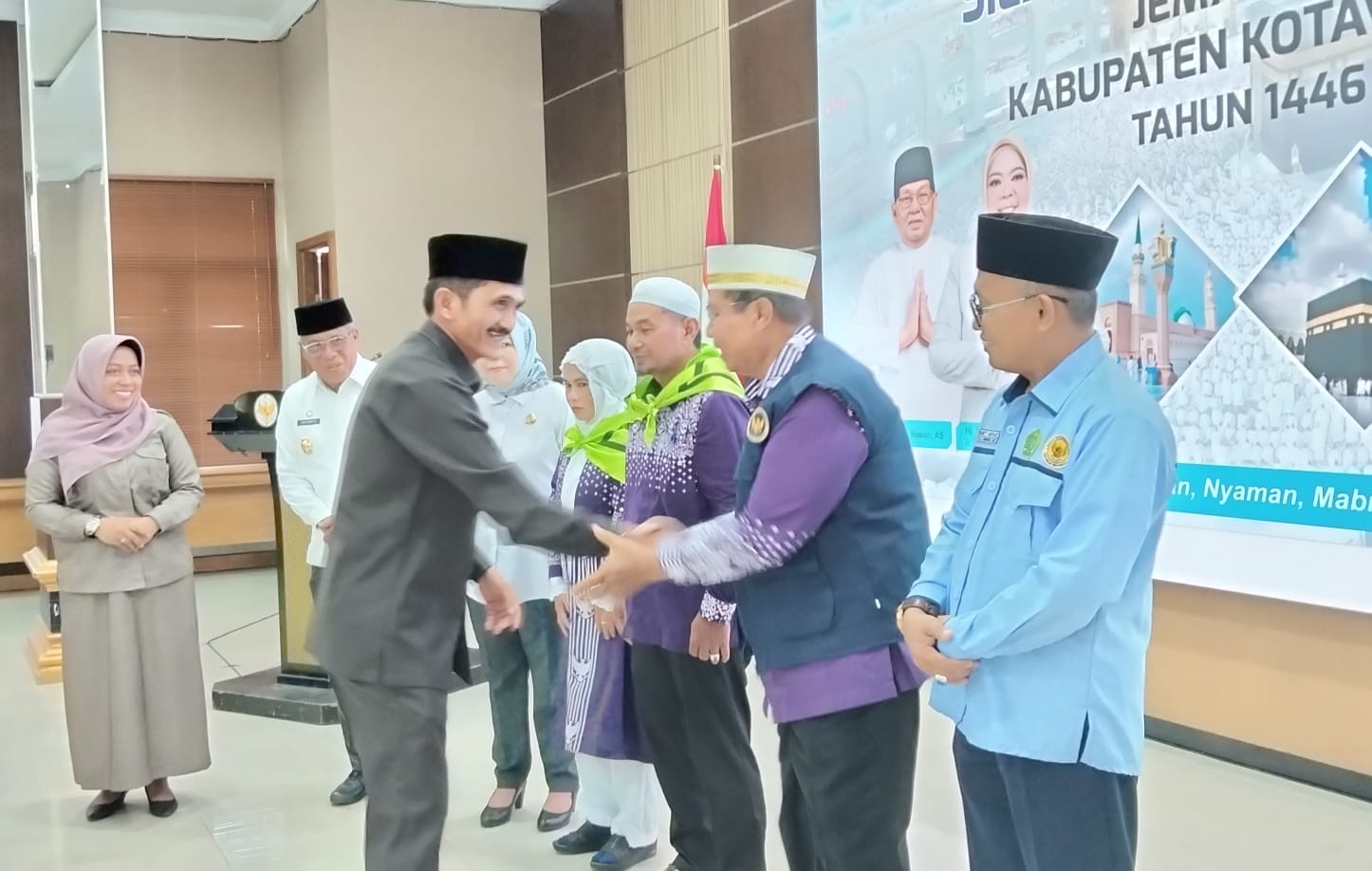 Lepas Calon Jamaah Haji, Ketua DPRD Ingatkan Jaga Kesehatan Selama di Tanah Suci